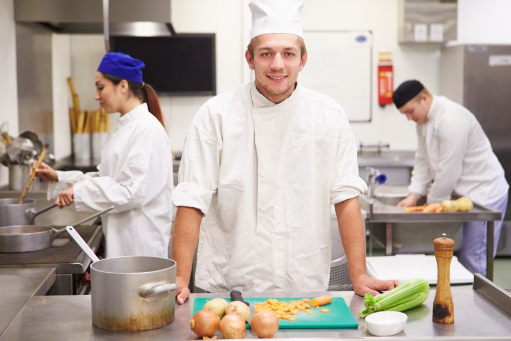 Les compétences clés à développer lors d'une formation en restauration